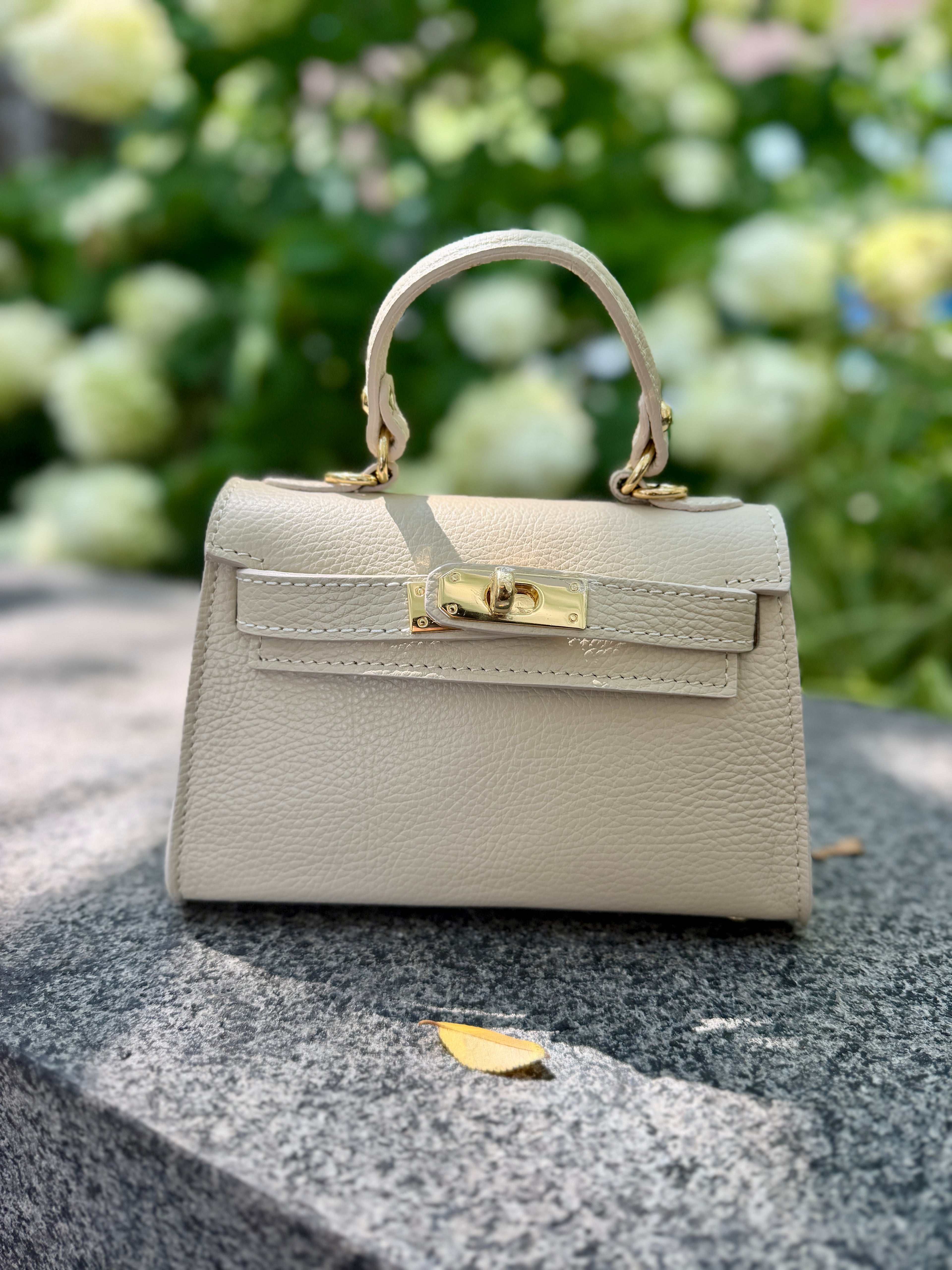 Vittoriana Top Handle Turn Clasp Handbag